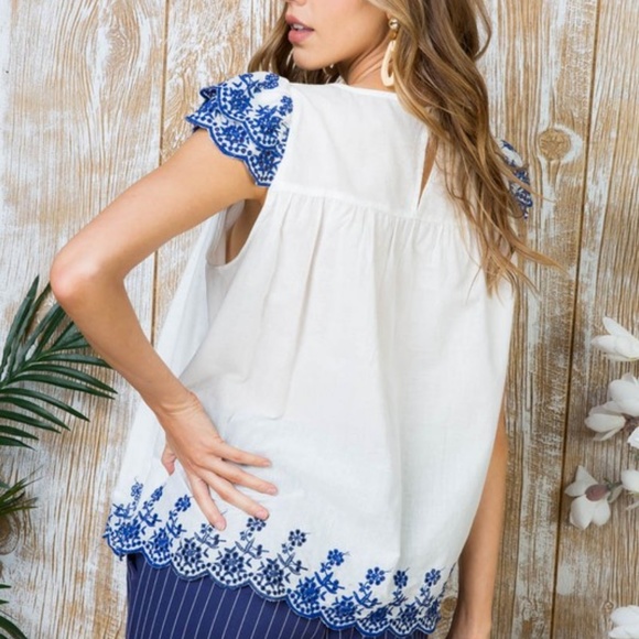 💥Just in💥Flower Pedal Shoulder Top - Picture 3 of 8